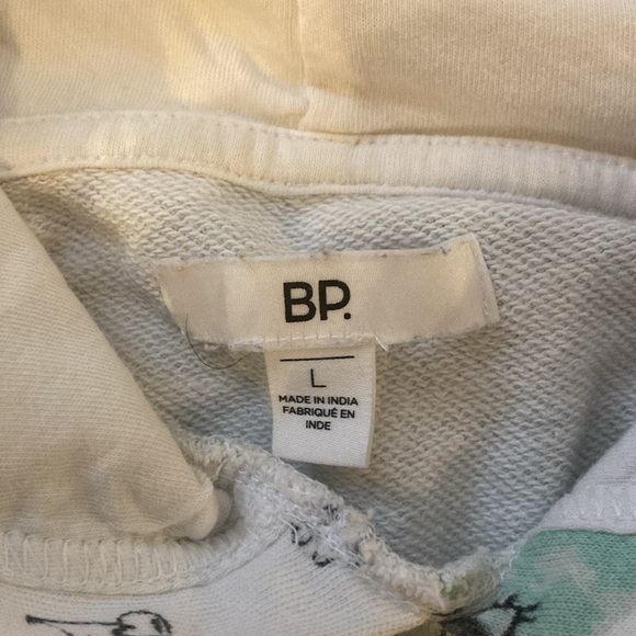 BP women’s Large White and Green Sweatshirt.  Previously Worn. - Picture 4 of 5